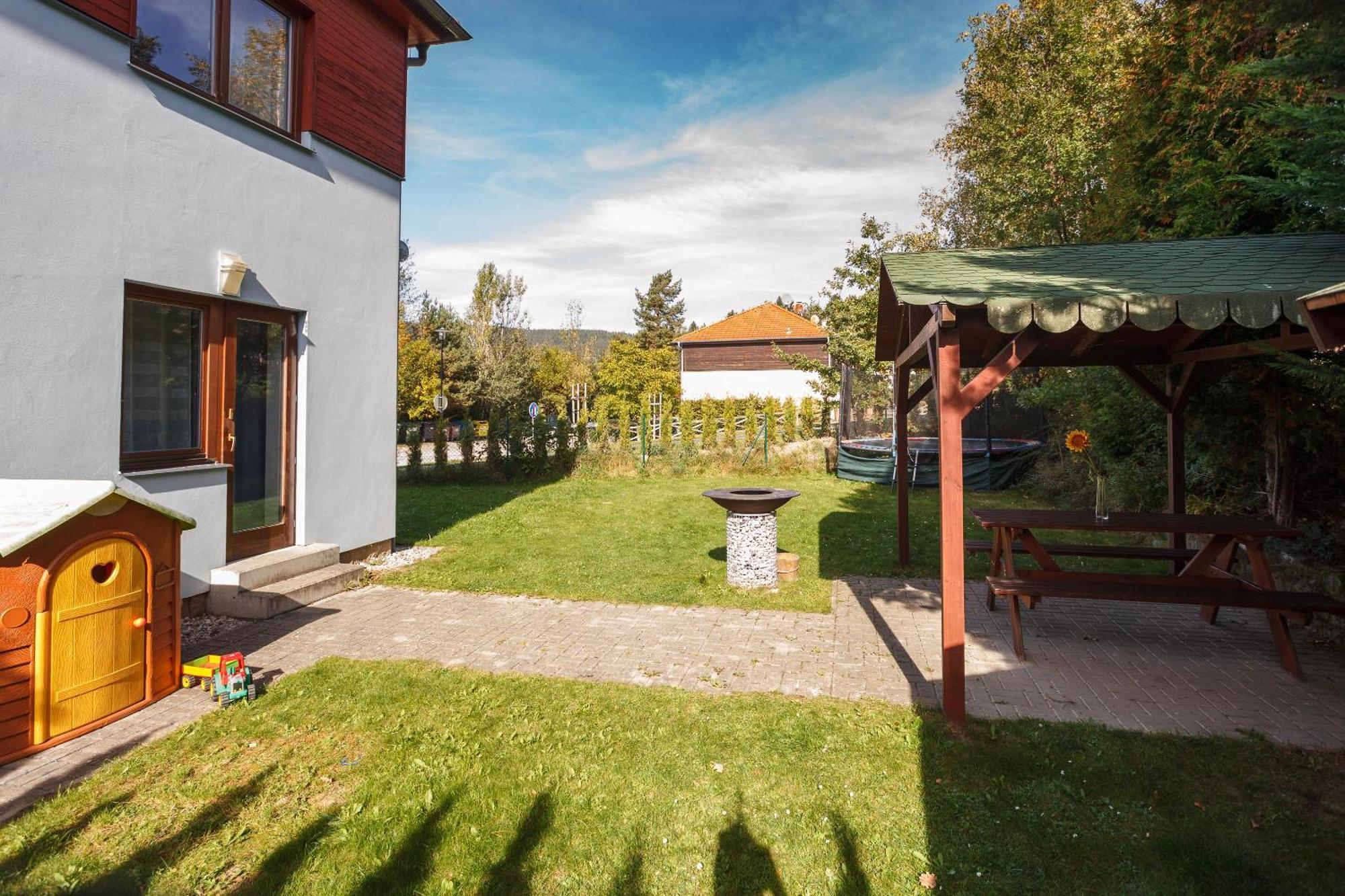 Vila Kubik Lipno Lipno nad Vltavou Eksteriør billede